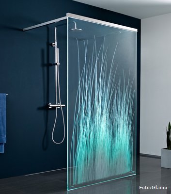 Eine Laserdesign-Glasdusche macht aus der "gewöhnlichen" Glasdusche etwas ganz besonderes. Der Glasduschen-Spezialist Glamü bieter mehrere avangardistische Glaslaser-Motive an. Das Laserdesign-Motiv Gras bringt eine sanfte, sommerliche Brise ins Bad. Eine Laserdesign-Glasdusche macht aus der "gewöhnlichen" Glasdusche etwas ganz besonderes. Der Glasduschen-Spezialist Glamü bieter mehrere avangardistische Glaslaser-Motive an. Das Laserdesign-Motiv Gras bringt eine sanfte, sommerliche Brise ins Bad.